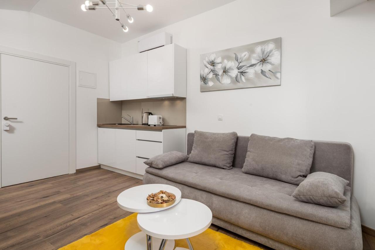 Central Apartments Dalmatina Rijeka Eksteriør bilde